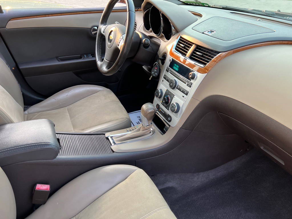 2011 Chevrolet Malibu Image 40