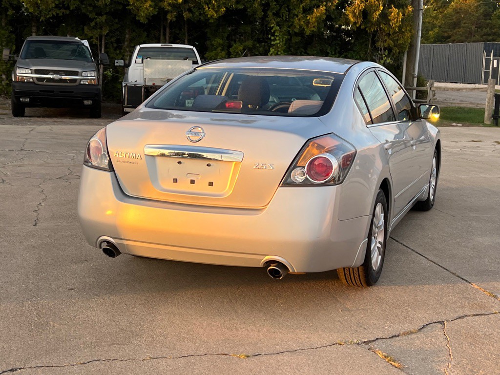2010 Nissan Altima Image 5