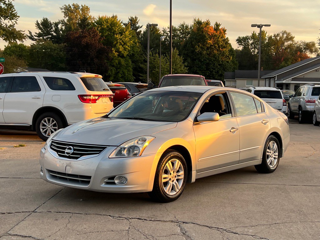 2010 Nissan Altima Image 10