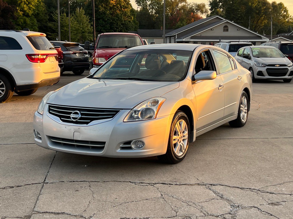2010 Nissan Altima Image 11