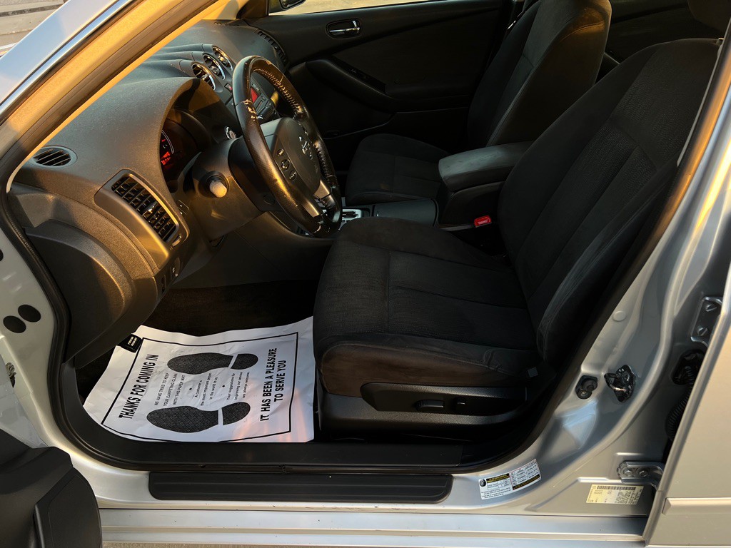 2010 Nissan Altima Image 19