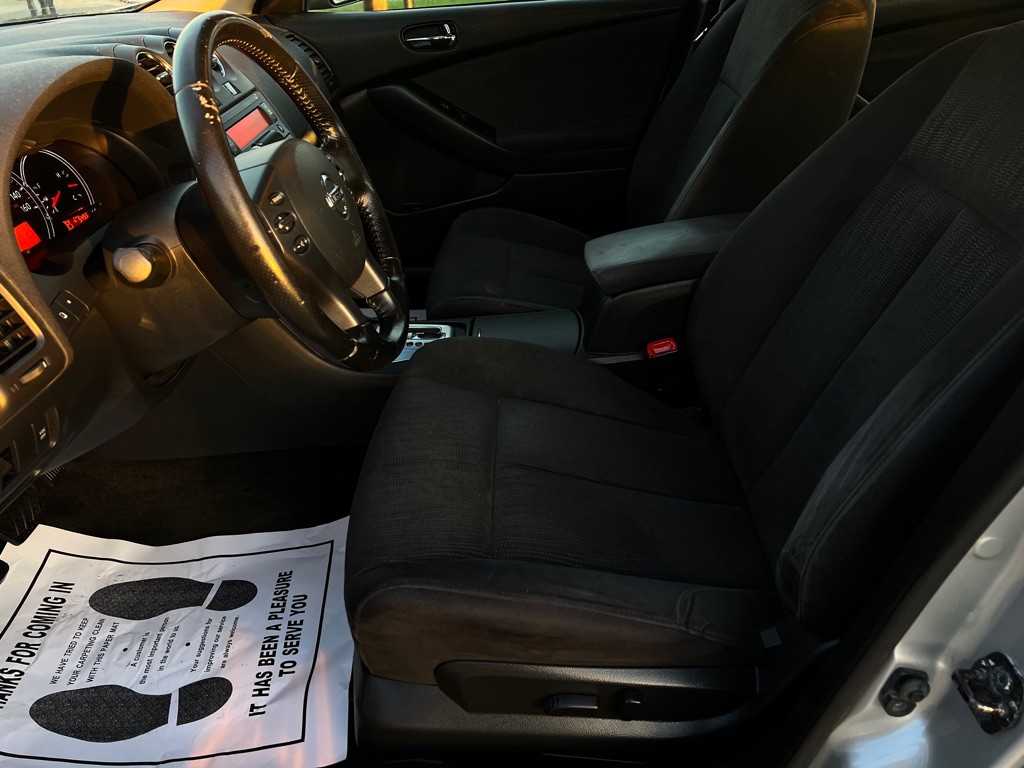 2010 Nissan Altima Image 20