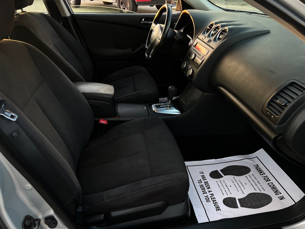 2010 Nissan Altima Image 38