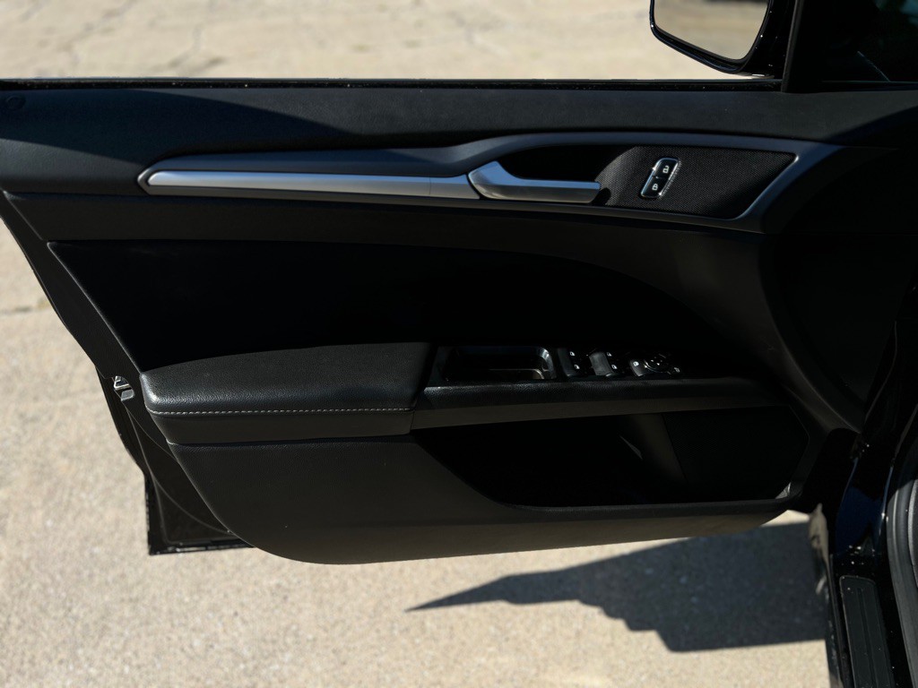 2016 Ford Fusion Image 14