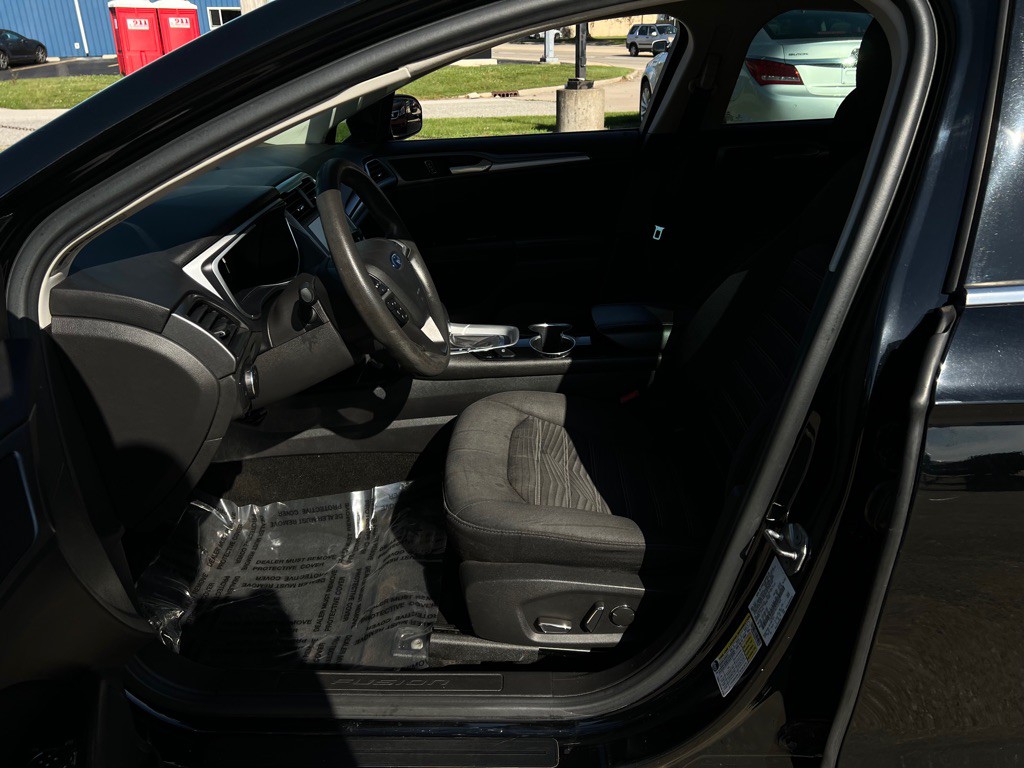 2016 Ford Fusion Image 15