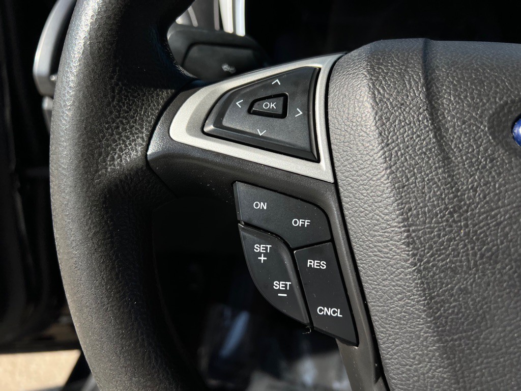 2016 Ford Fusion Image 19