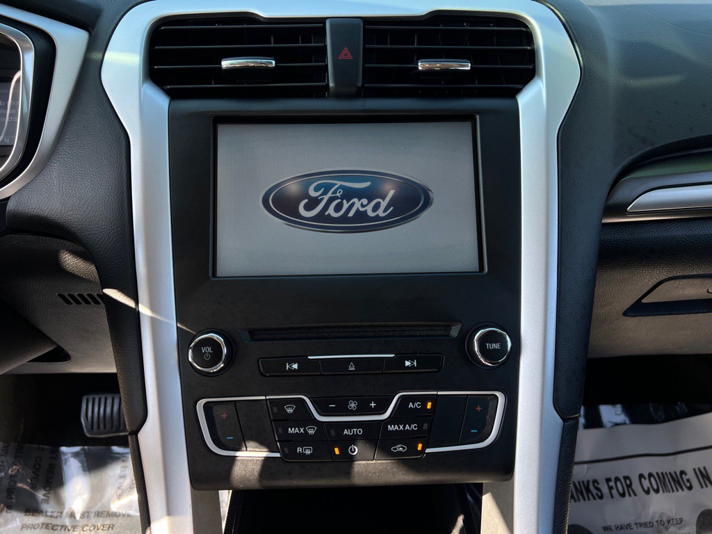 2016 Ford Fusion Image 21