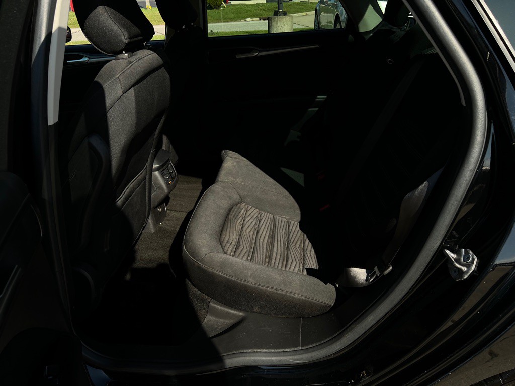 2016 Ford Fusion Image 25