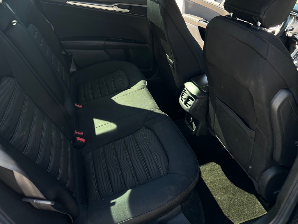 2016 Ford Fusion Image 29