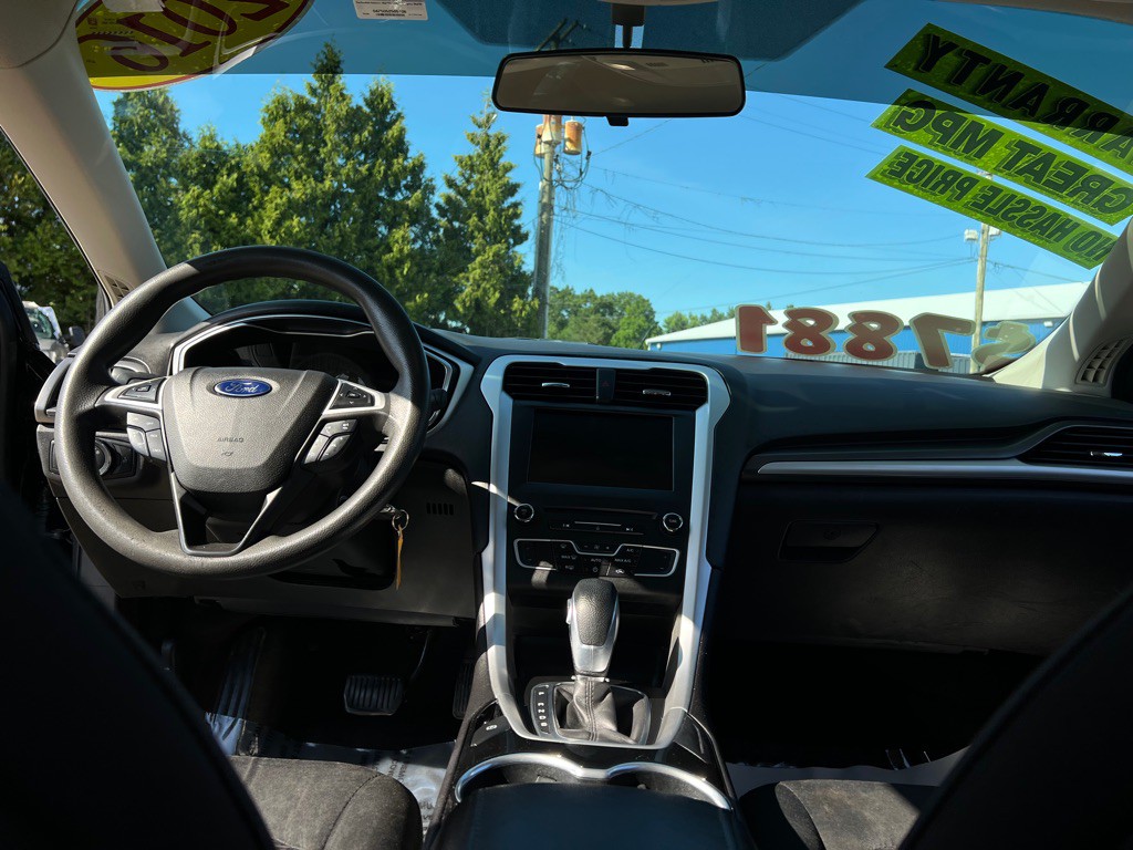 2016 Ford Fusion Image 30