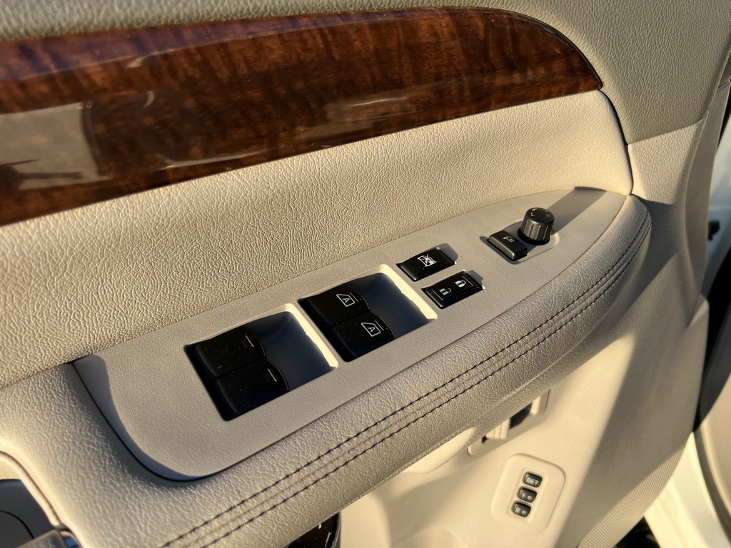 2010 Nissan Armada Image 12