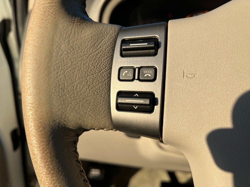 2010 Nissan Armada Image 18