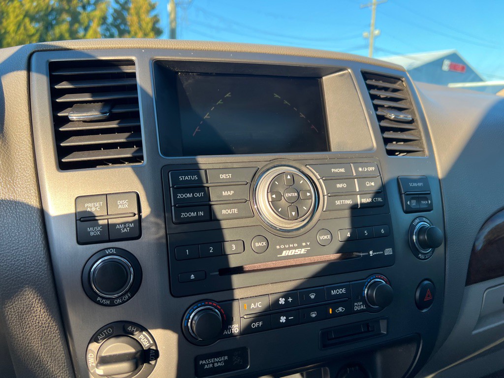 2010 Nissan Armada Image 21