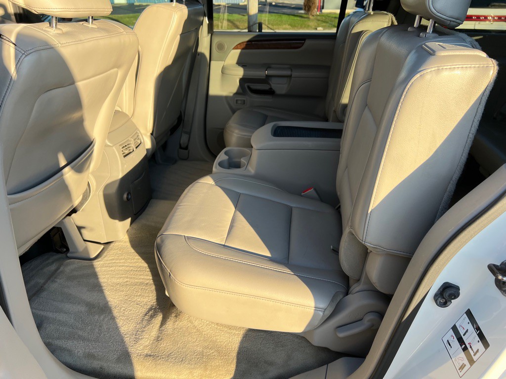 2010 Nissan Armada Image 25