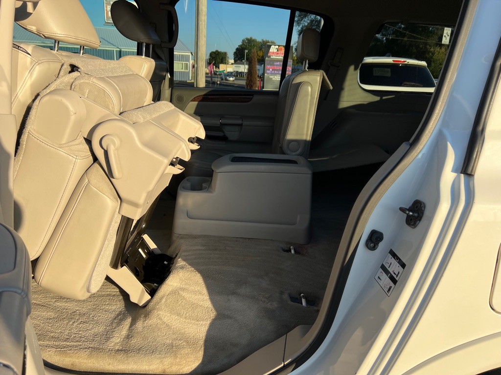 2010 Nissan Armada Image 26