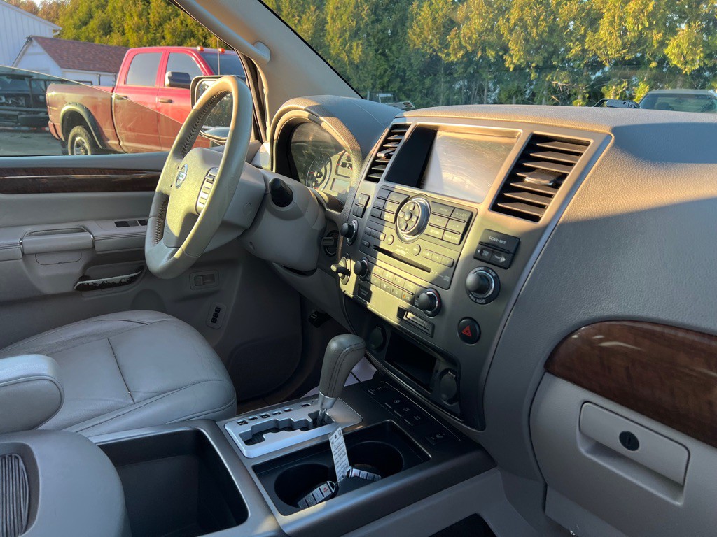 2010 Nissan Armada Image 42