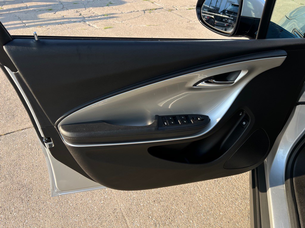2013 Chevrolet Volt Image 17