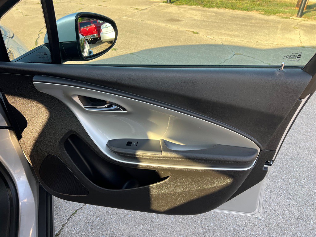 2013 Chevrolet Volt Image 32