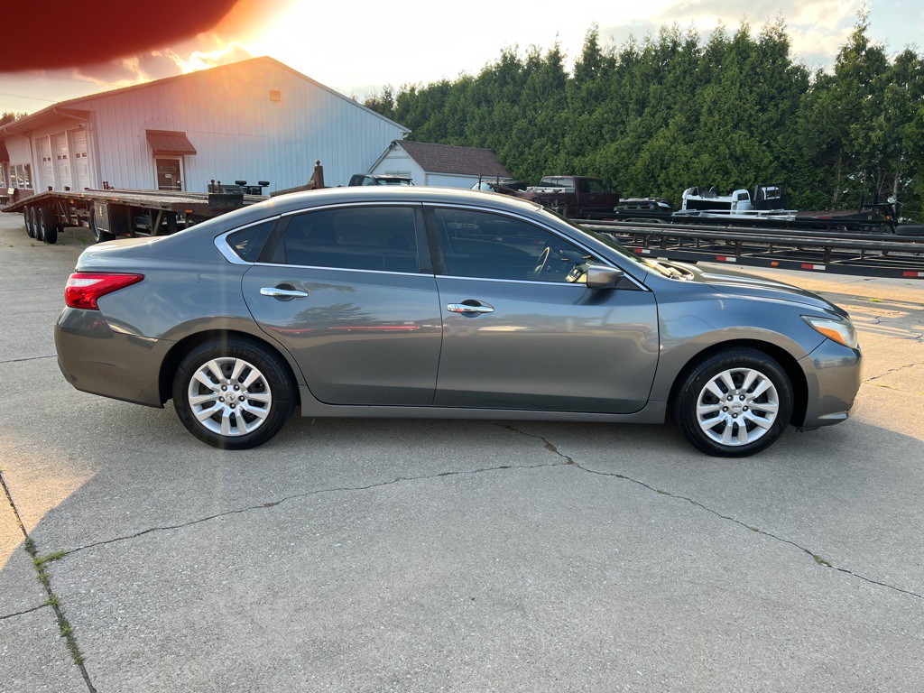 2016 Nissan Altima Image 4