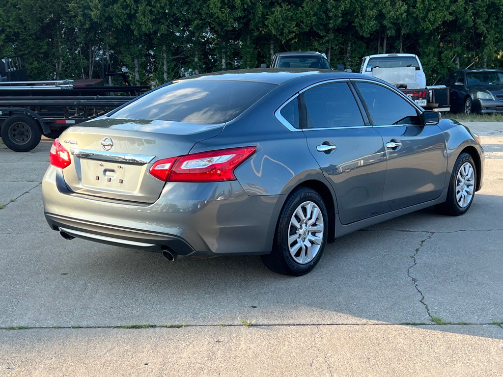2016 Nissan Altima Image 5