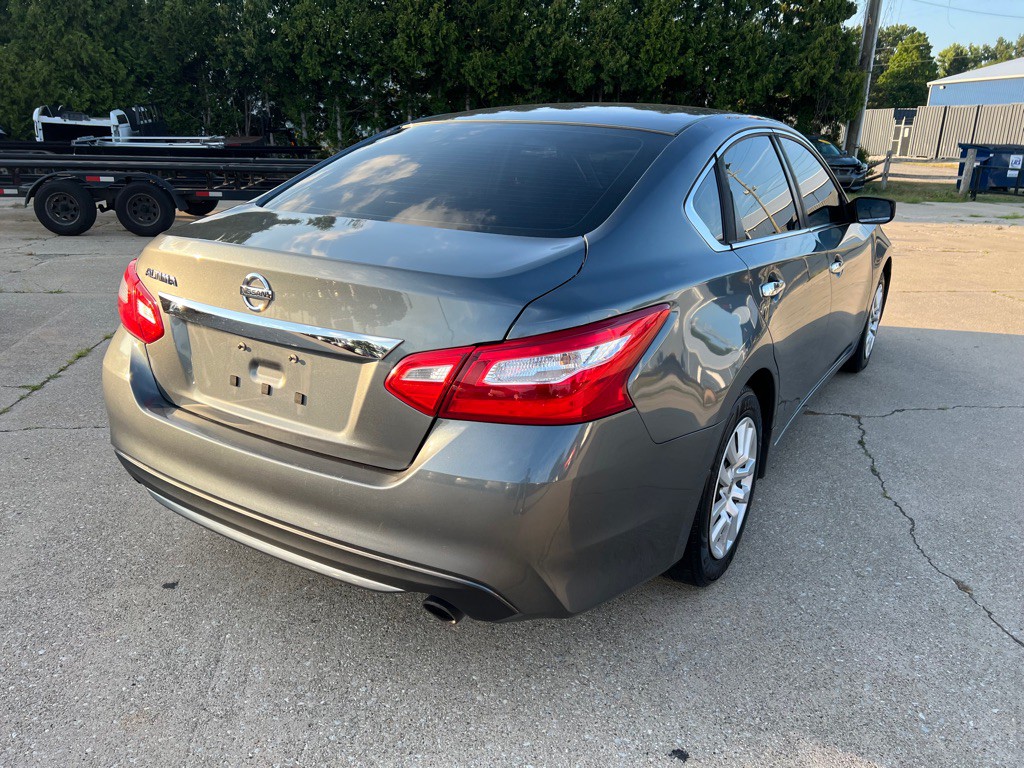 2016 Nissan Altima Image 6