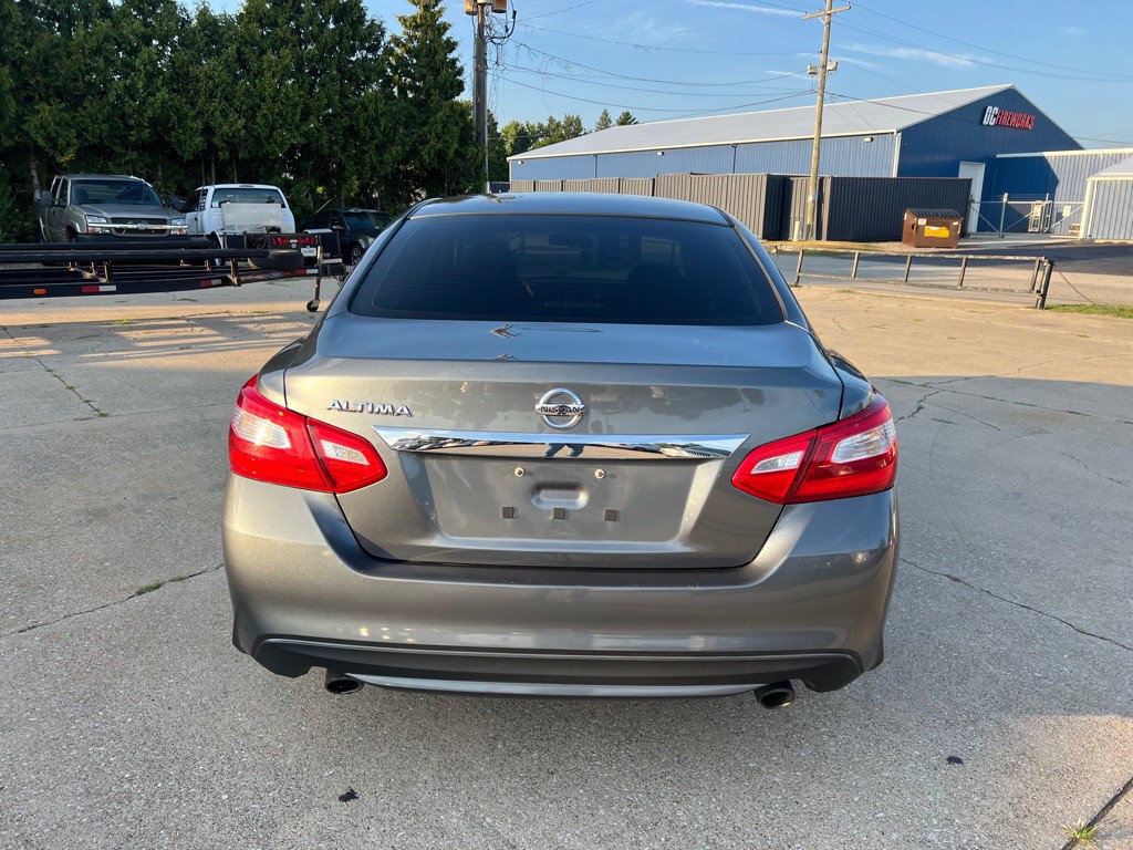 2016 Nissan Altima Image 7