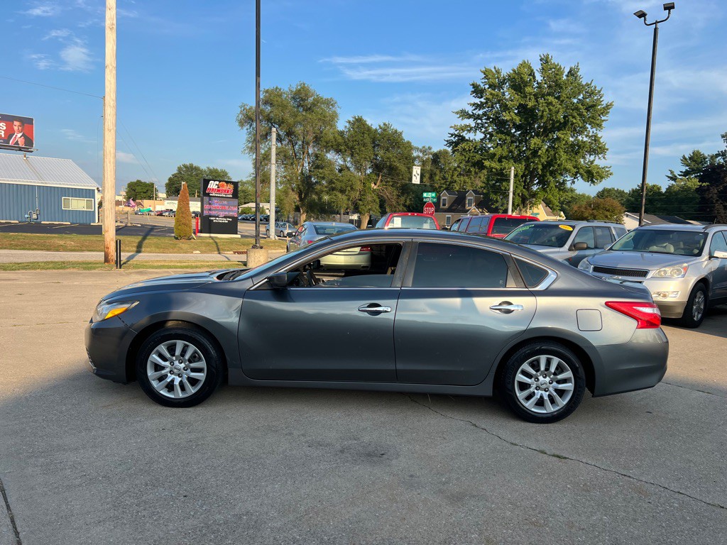 2016 Nissan Altima Image 10