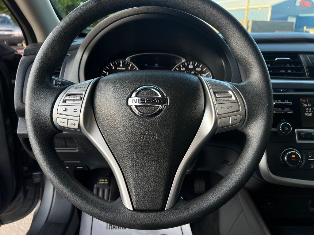 2016 Nissan Altima Image 19