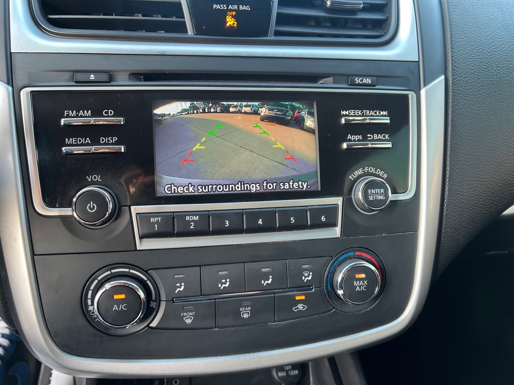 2016 Nissan Altima Image 25