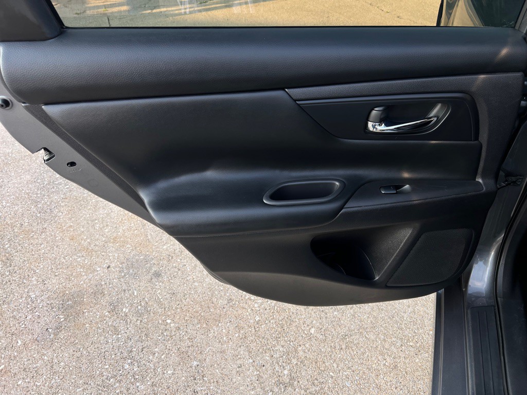 2016 Nissan Altima Image 26