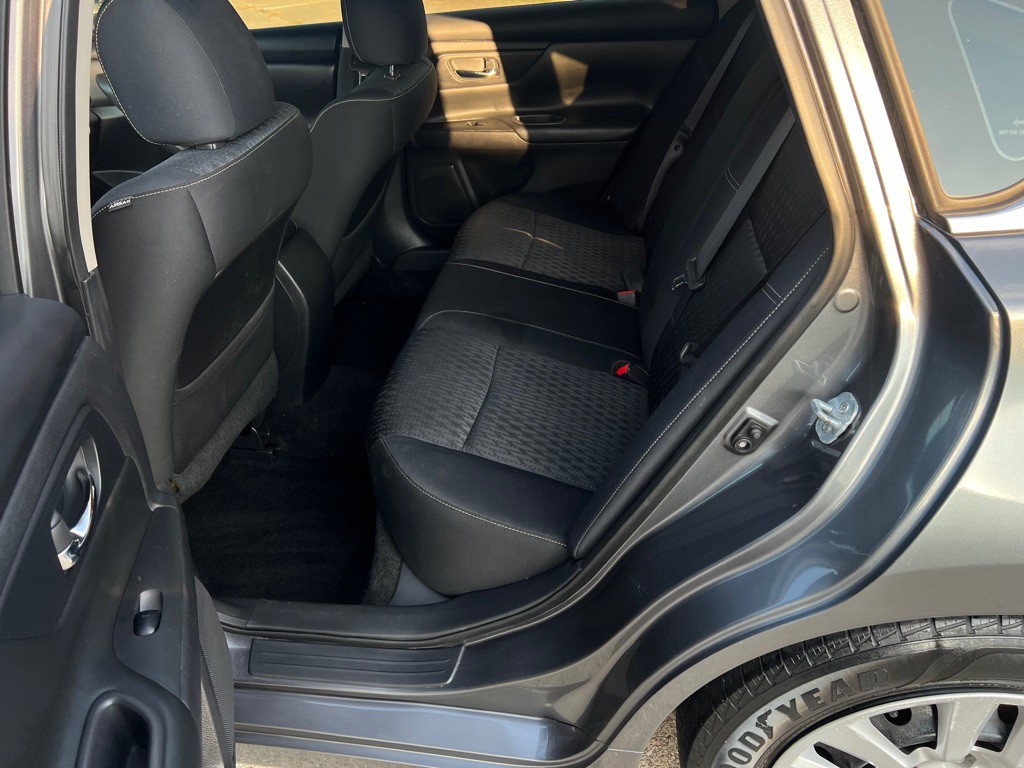 2016 Nissan Altima Image 27
