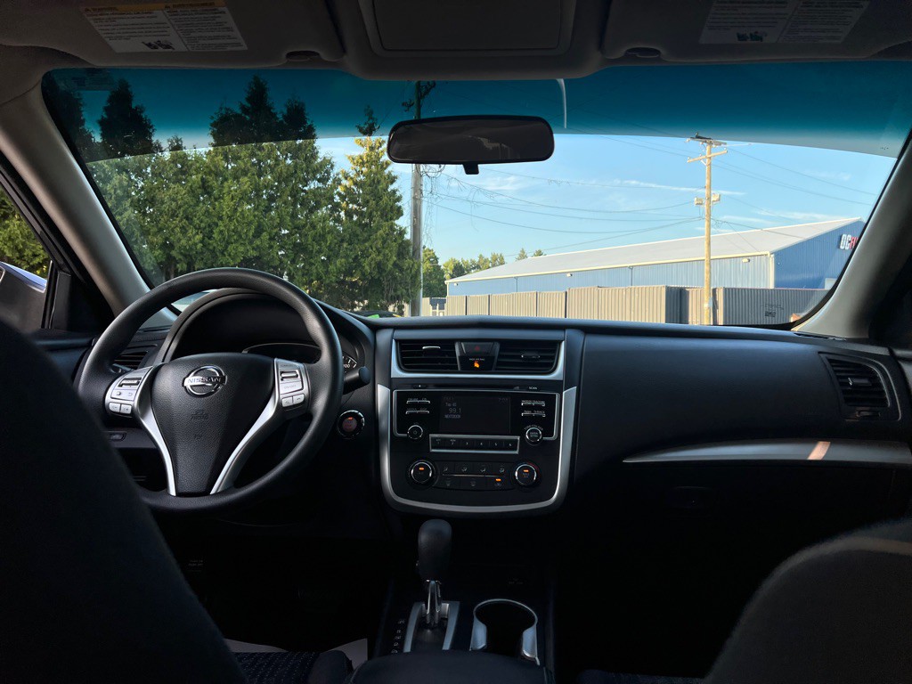 2016 Nissan Altima Image 33