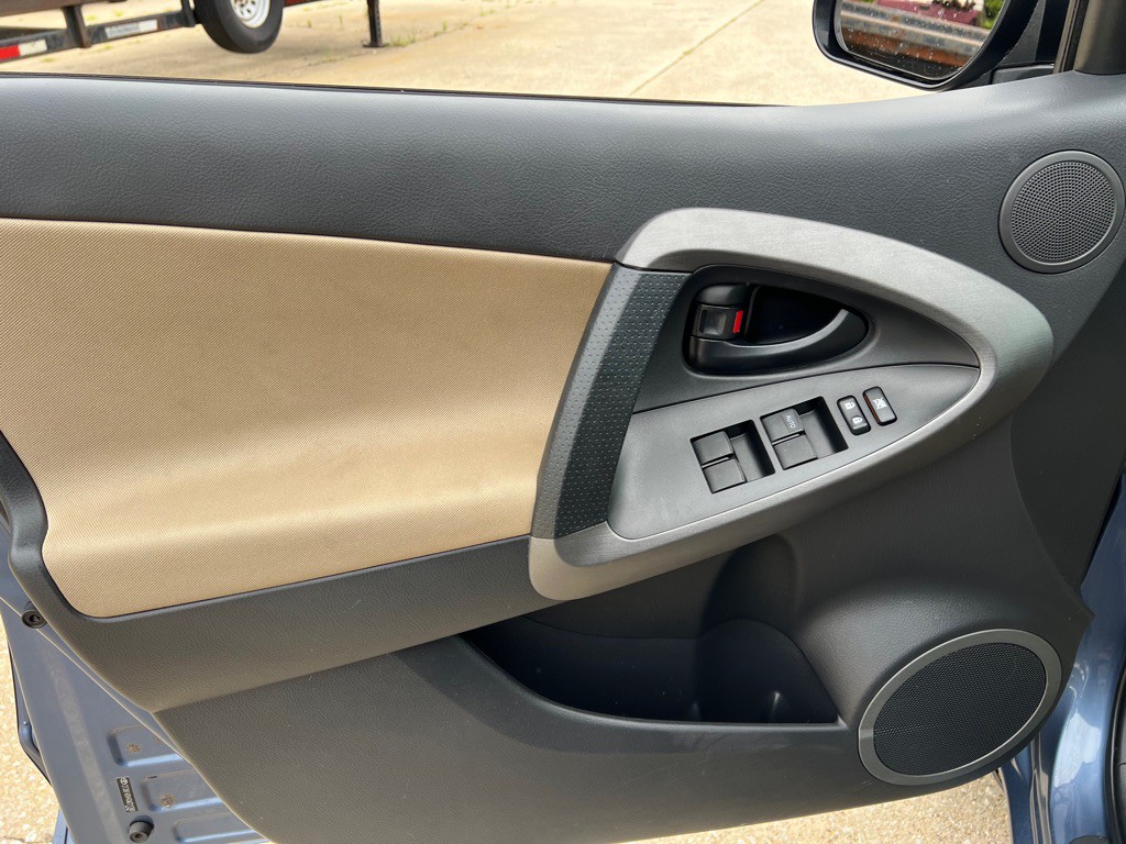 2012 Toyota Rav4 Image 23