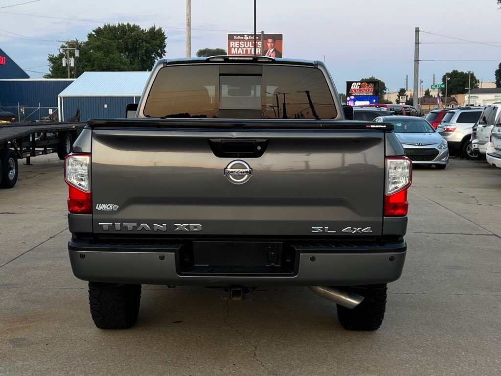 2019 Nissan Titan Image 10