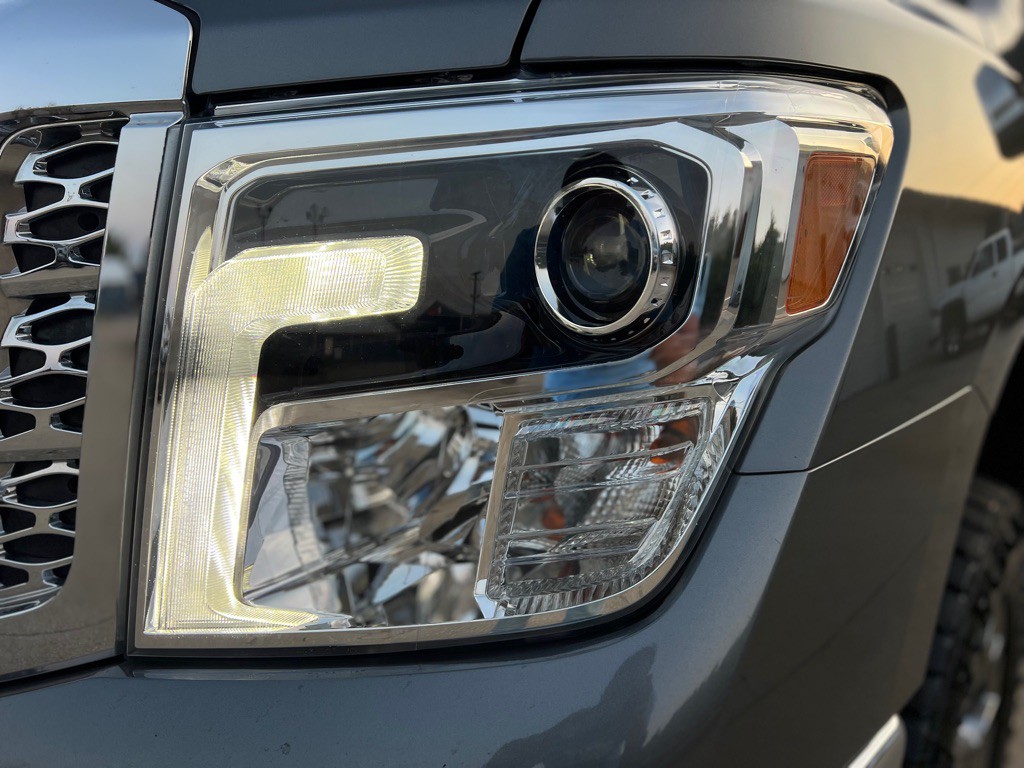 2019 Nissan Titan Image 15