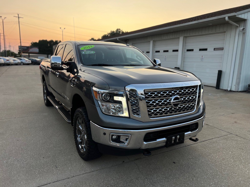 2019 Nissan Titan Image 28