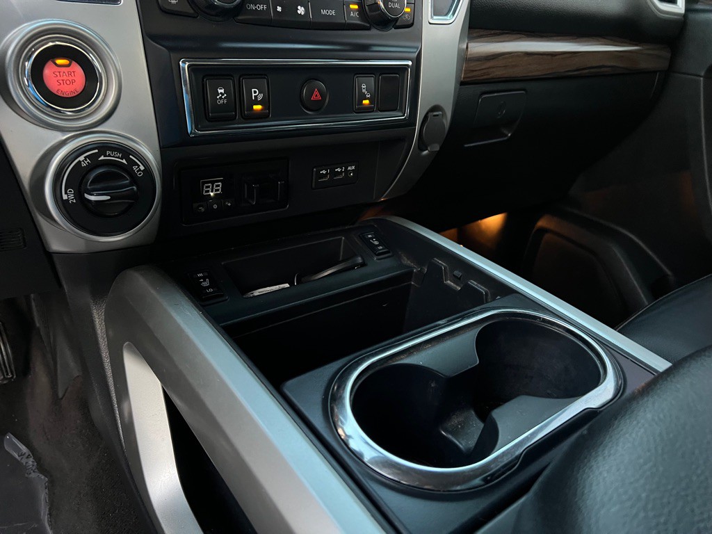 2019 Nissan Titan Image 38