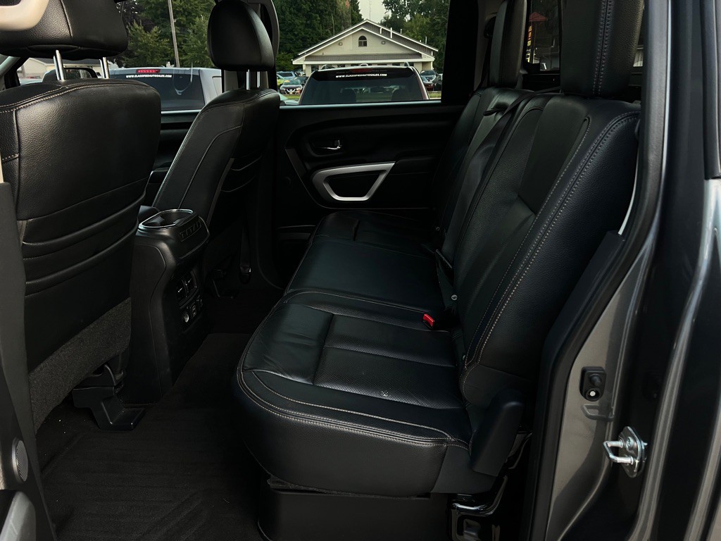 2019 Nissan Titan Image 41
