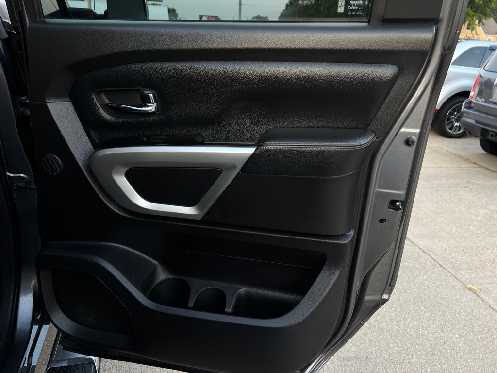 2019 Nissan Titan Image 42