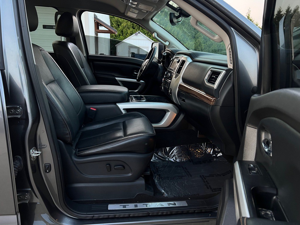 2019 Nissan Titan Image 48