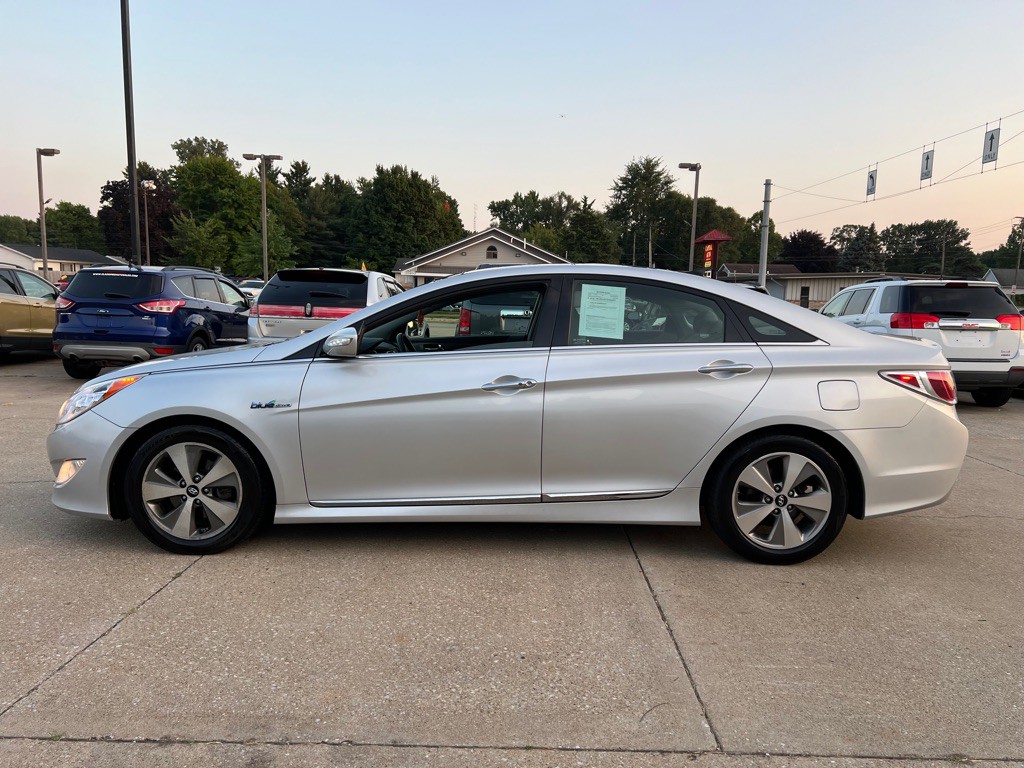 2012 Hyundai Sonata Image 3