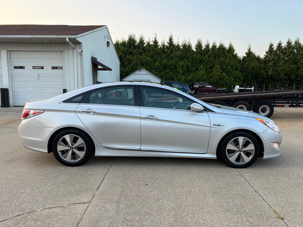 2012 Hyundai Sonata Image 9