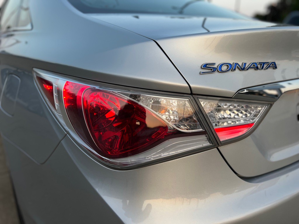 2012 Hyundai Sonata Image 16