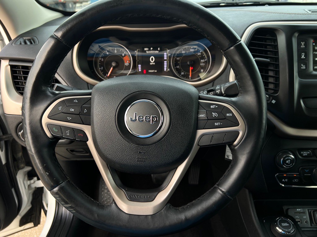 2017 Jeep Cherokee Image 17