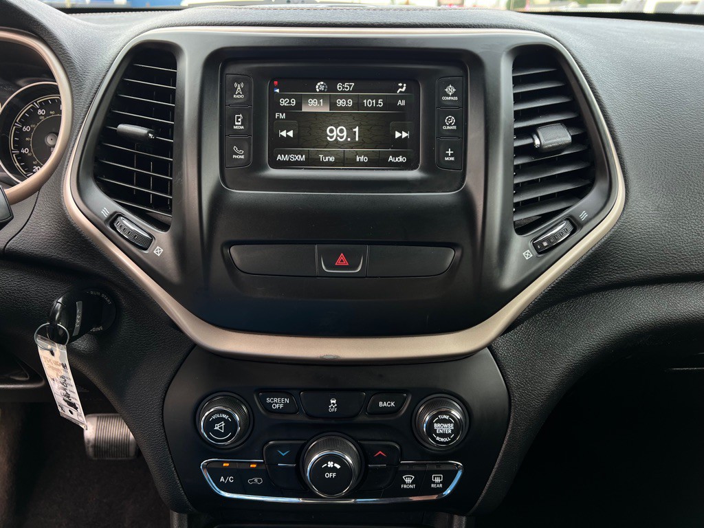 2017 Jeep Cherokee Image 21