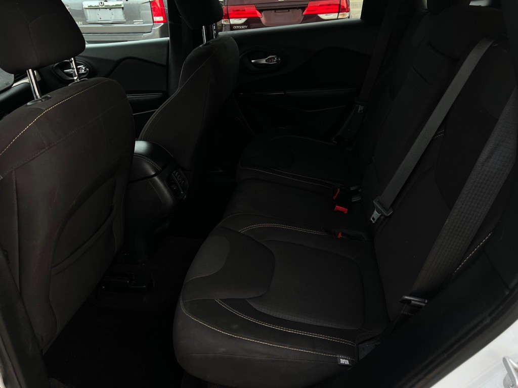 2017 Jeep Cherokee Image 26