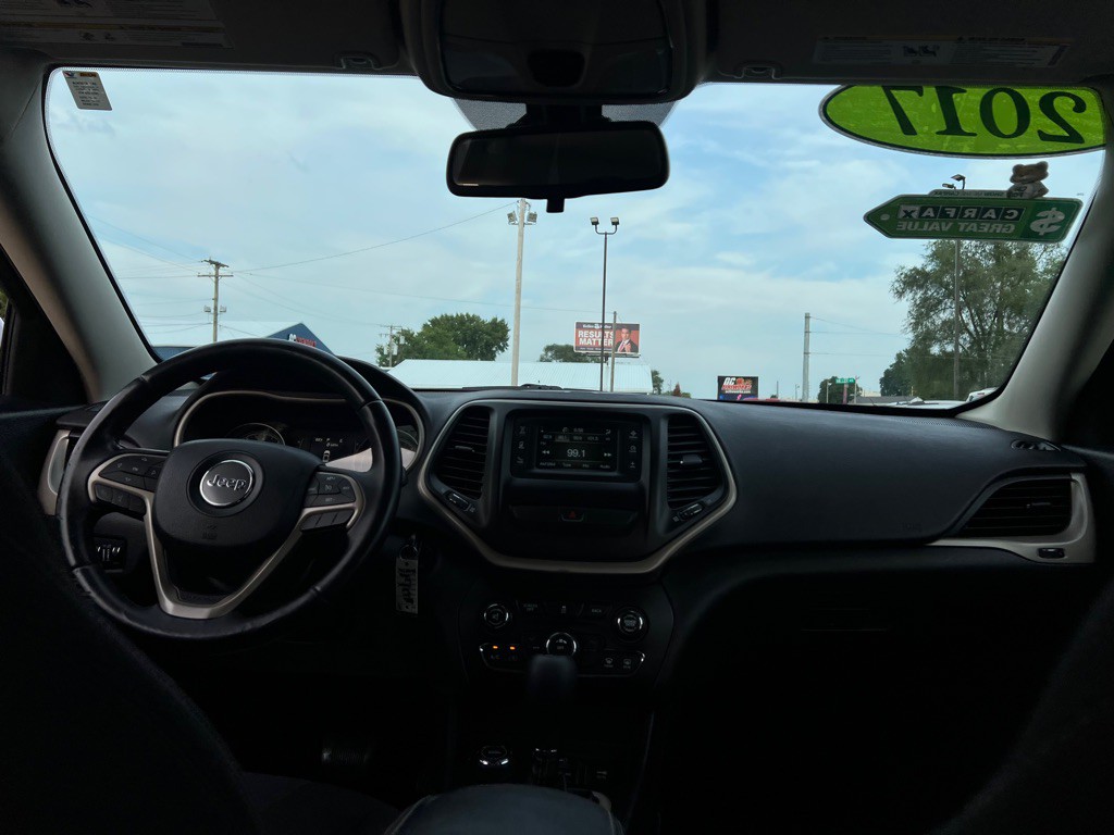 2017 Jeep Cherokee Image 33