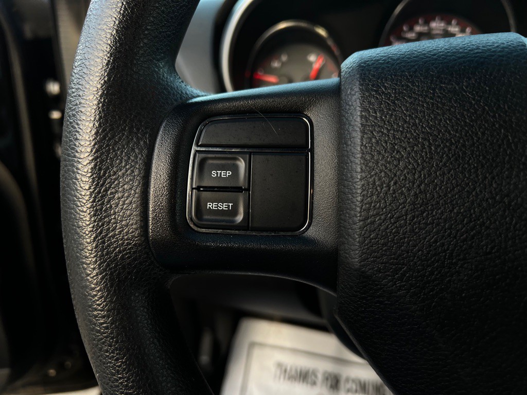 2013 Dodge Avenger Image 24