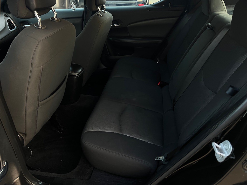 2013 Dodge Avenger Image 30