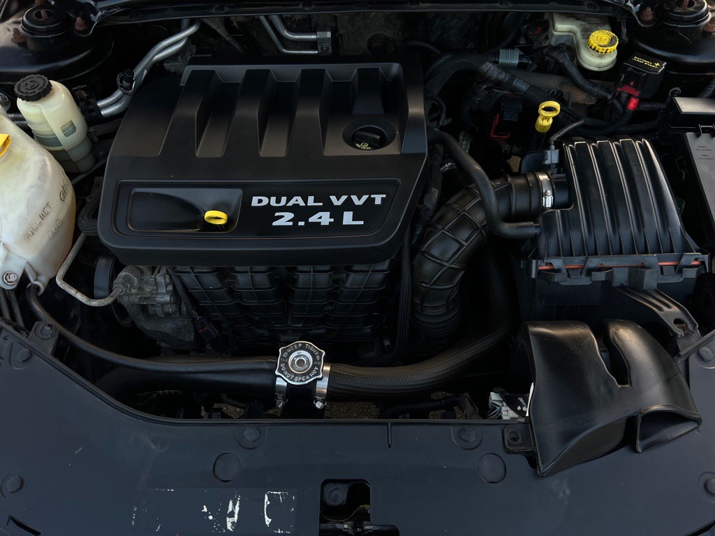 2013 Dodge Avenger Image 40